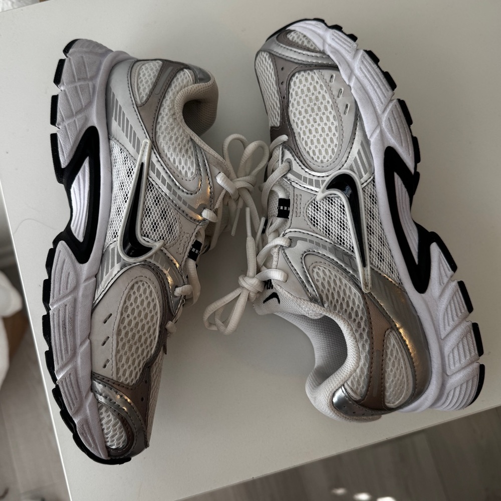 Nike V5 RNR - Picture 8 of 8
